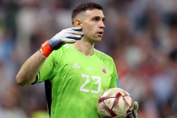 莫佩調(diào)侃撞傷萊諾成就大馬?。骸半y道他不應(yīng)該對(duì)我心存感激嗎？”